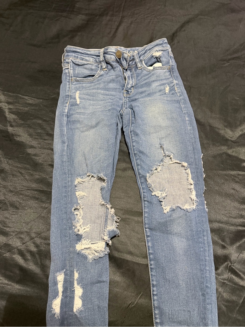 American Eagle Outfitters Light Blue Distressed Skinny Jeans